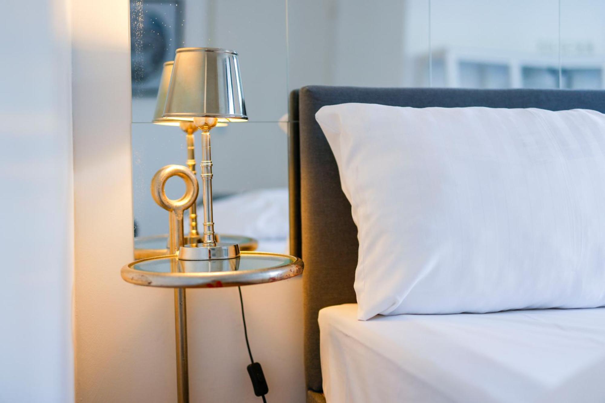 Sleephotels Alsterroom Hamburg Exterior foto